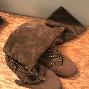 Bakers brown suede boots. Size 7.5